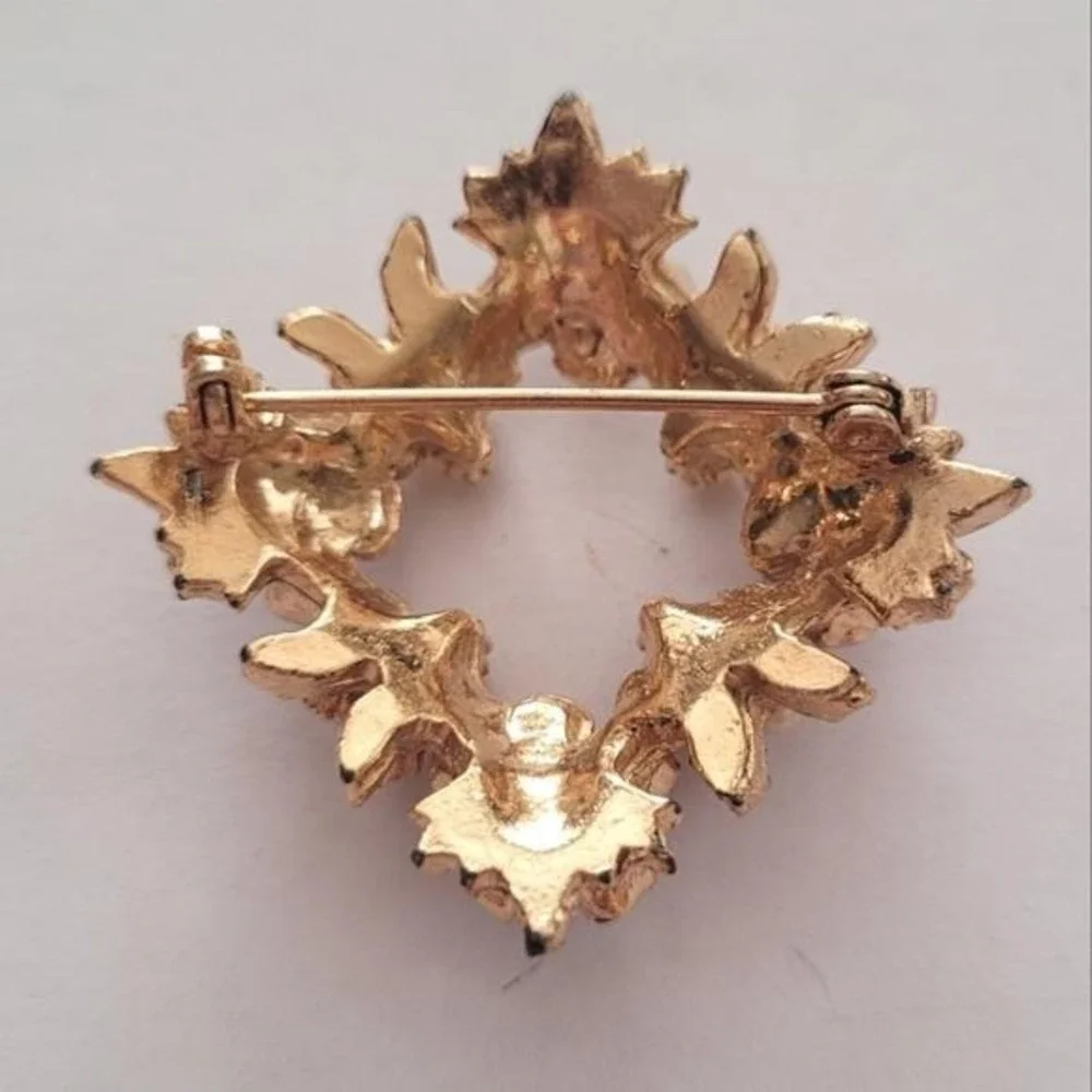 Vintage Gold Tone Floral Wreath Brooch Pink Enamel‎ Faux Pearl Rhinestone Pin
